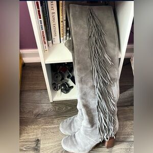 Stunning Stuart Weitzman knee-high boots in soft gray suede. Size 5!